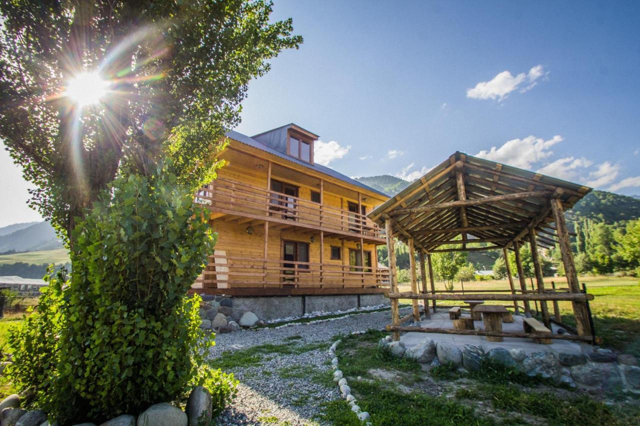 Guesthouse Gio Kashveti Екстериор снимка